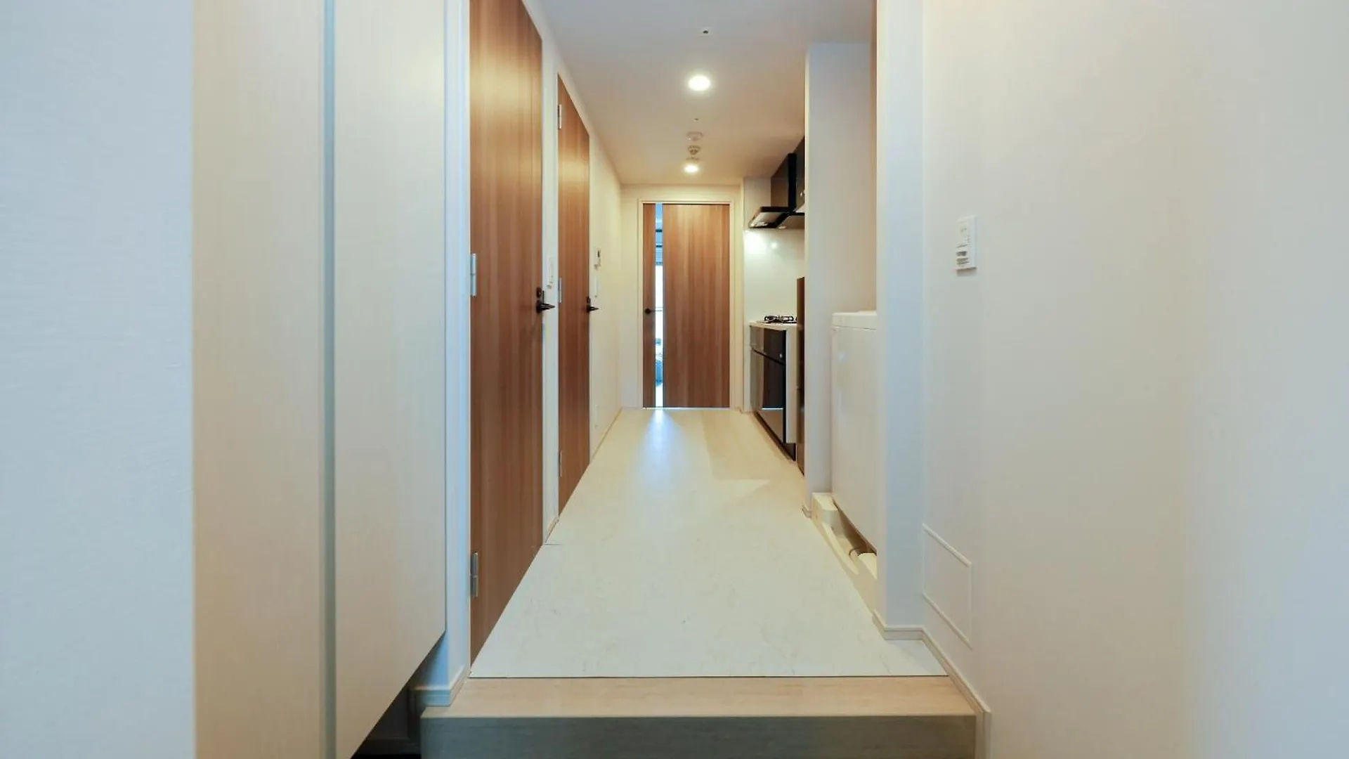 Apartment Seaside Tamachi 202,302,402,502,602,702 - Vacation Stay 44297V Tokyo